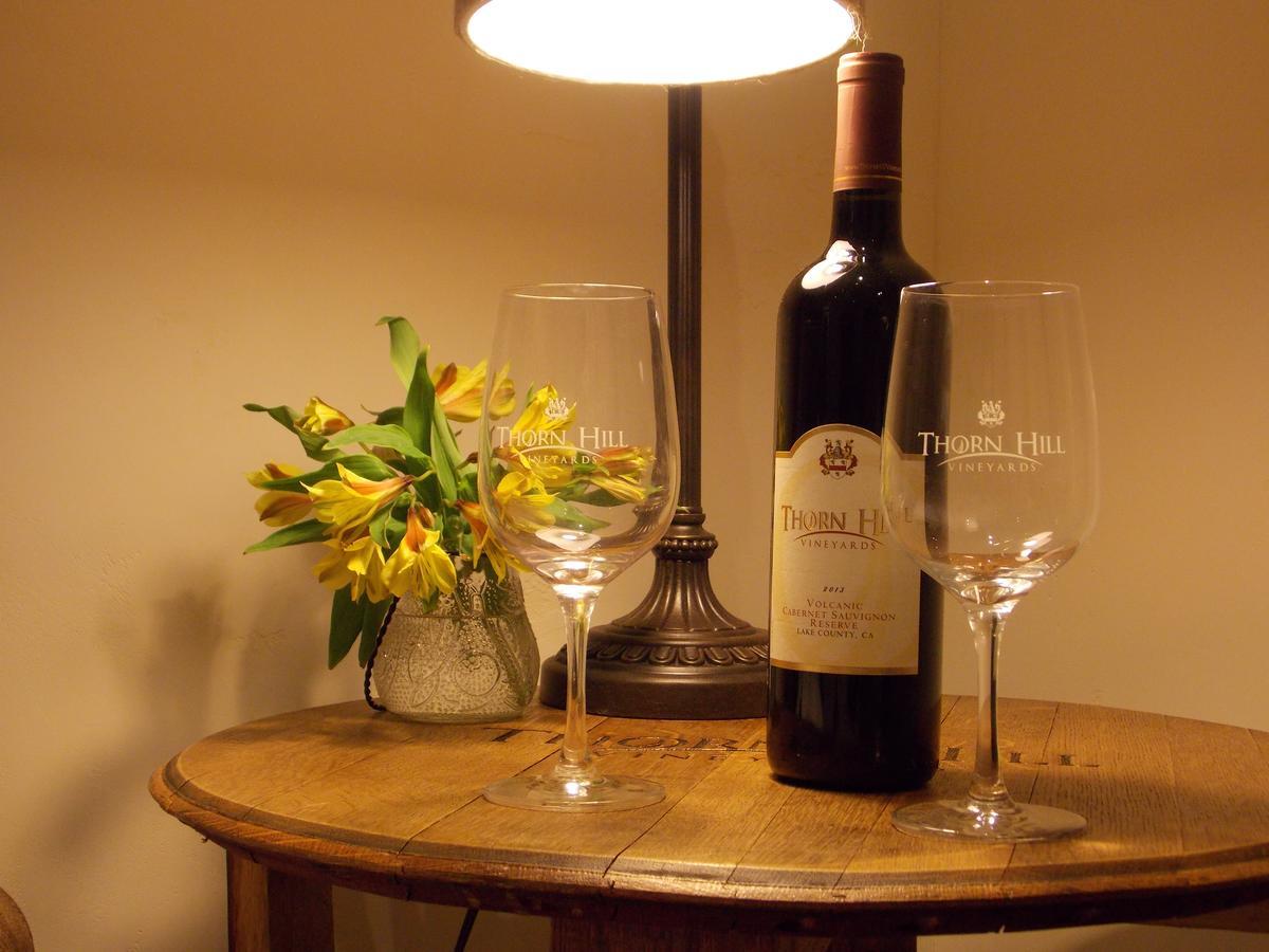 Thorn Hill Vineyards Villa Suites Clearlake Riviera Exterior photo